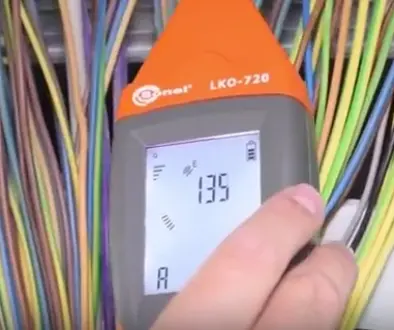 locating_wires_with_sonel_lkz720