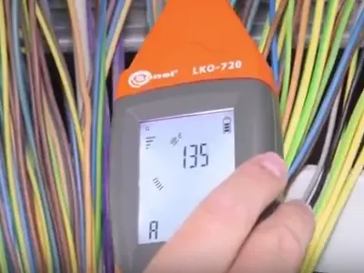 locating_wires_with_sonel_lkz720